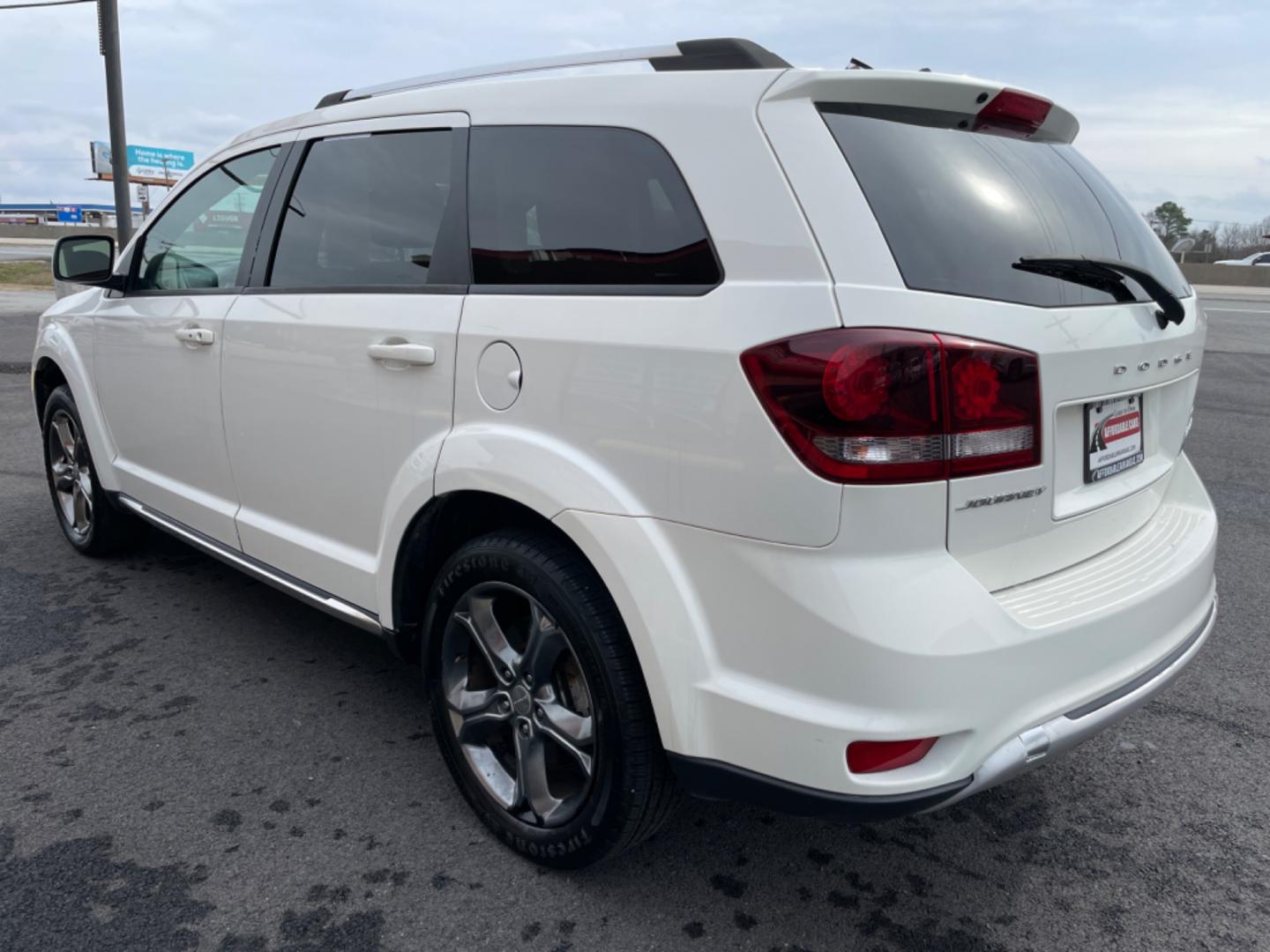 2016 White Dodge Journey (3C4PDCGB8GT) with an 4-Cyl, 2.4 Liter engine, Auto, 6-Spd AutoStick transmission, located at 8008 Warden Rd, Sherwood, AR, 72120, (501) 801-6100, 34.830078, -92.186684 - Photo#5